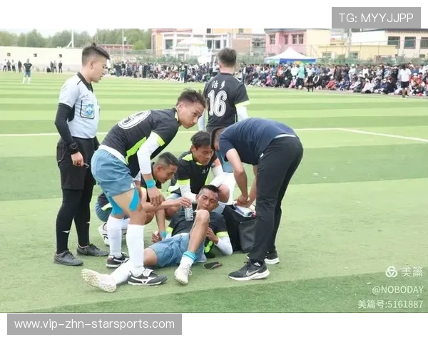 河南队短传配合不断撕扯对方组织结构