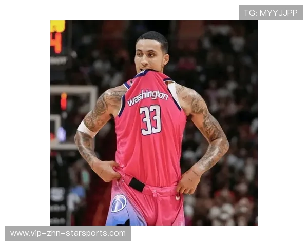 奇才库兹马突破分球找到外线机会稳稳命中